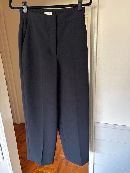 Aritzia Pants - Aritzia Wilifred Pants Black Size 6 Short